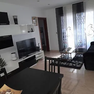 https://exclusive-house-close-to-airport.catalonia-hotels.com