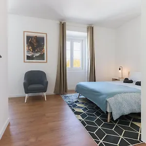 sintra-flower-lux-apartments-ii.hotels-lisbon-portugal.com/